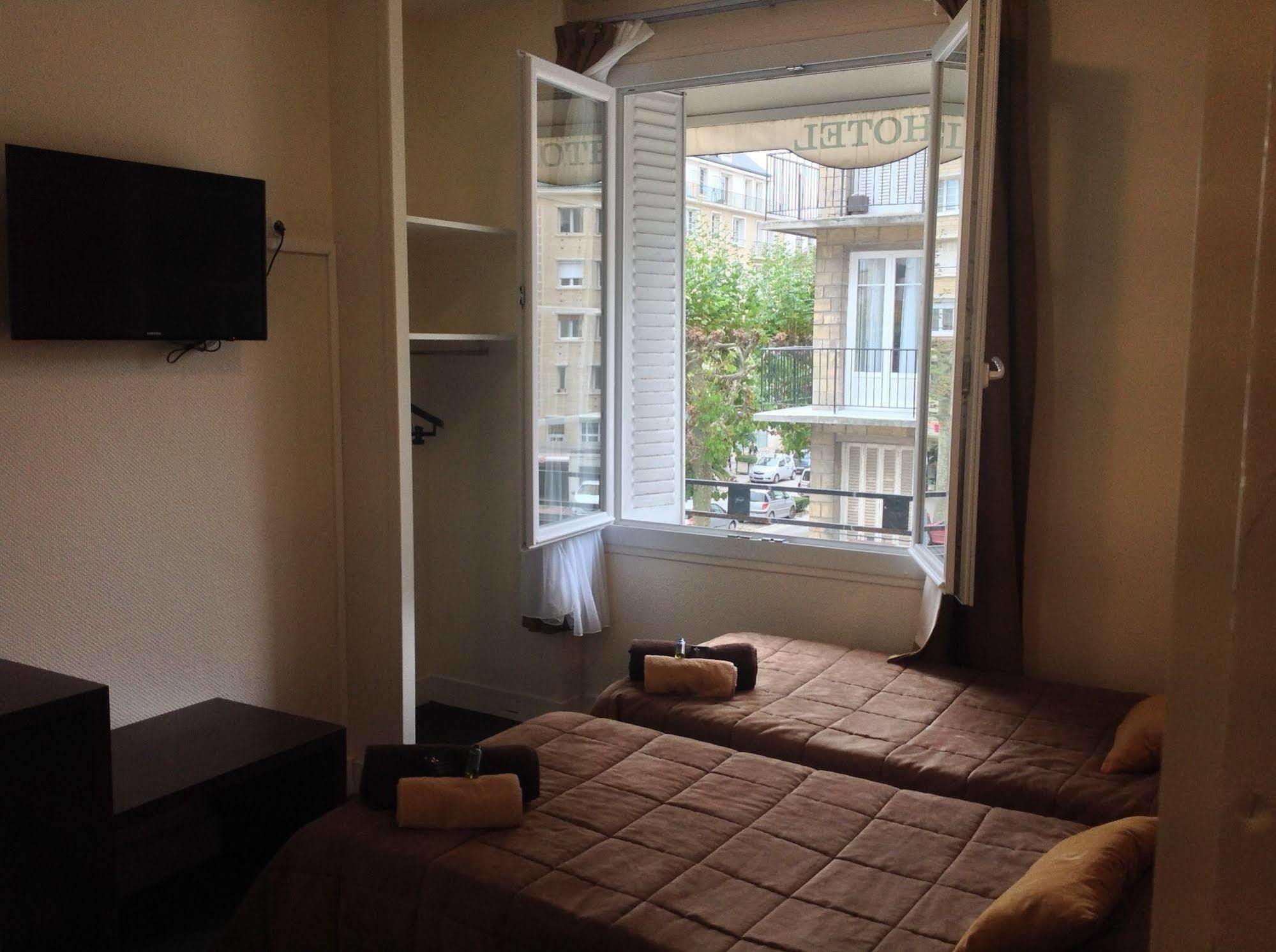 Hotel De La Paix ก็อง ภายนอก รูปภาพ