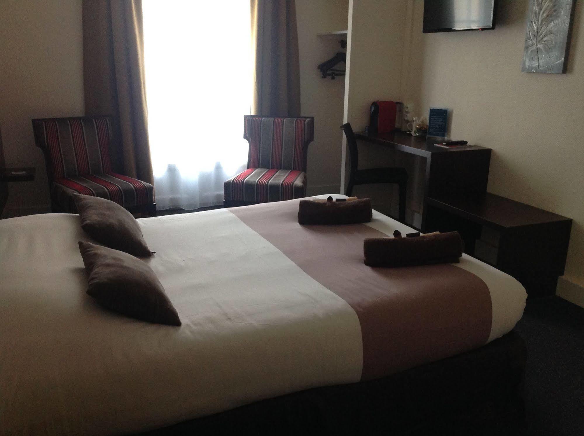 Hotel De La Paix ก็อง ภายนอก รูปภาพ